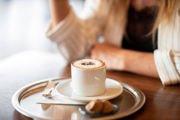 Cappuccino bei Mirko am Brunnen